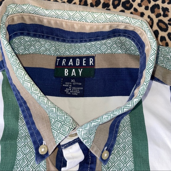 Vintage Trader Bay XL Striped Short Sleeved Collared Button Down Top Green Blue - Picture 2 of 9